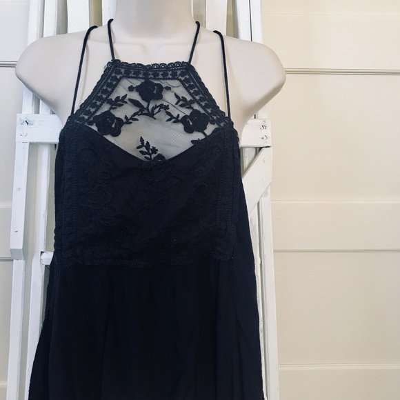 Strappy Lace Tank - Picture 6 of 8